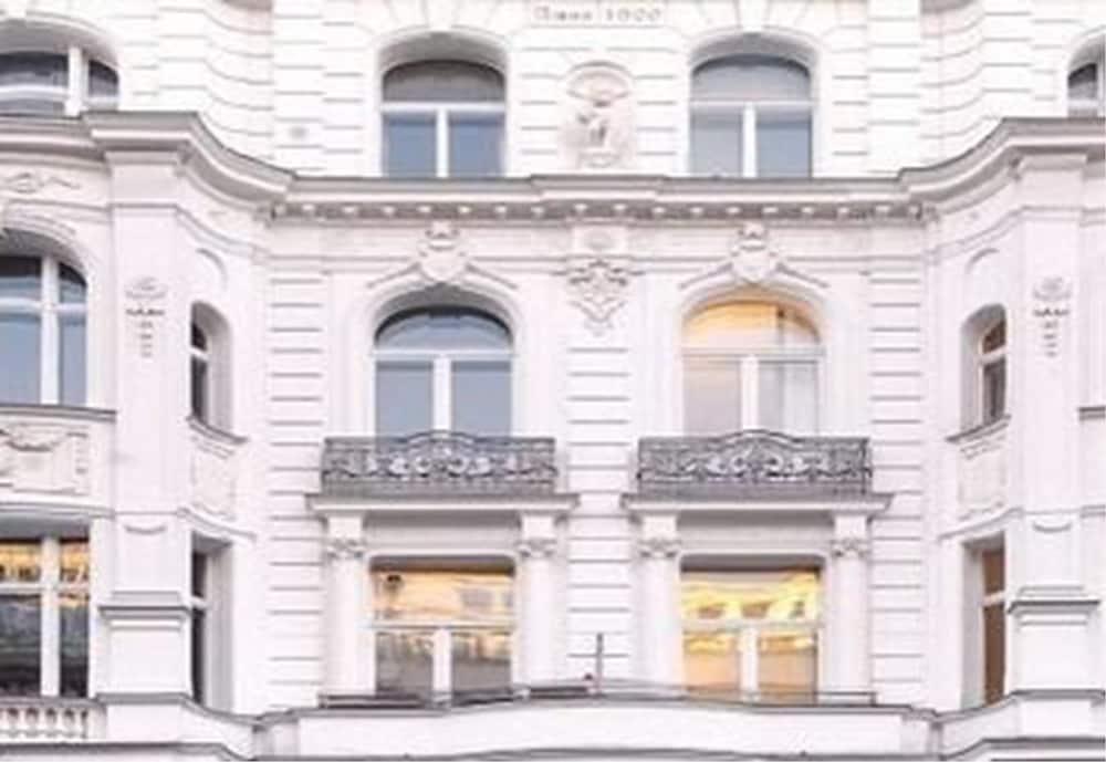 Hotel Pension Savoy Near Kurfuerstendamm Berlin Ngoại thất bức ảnh