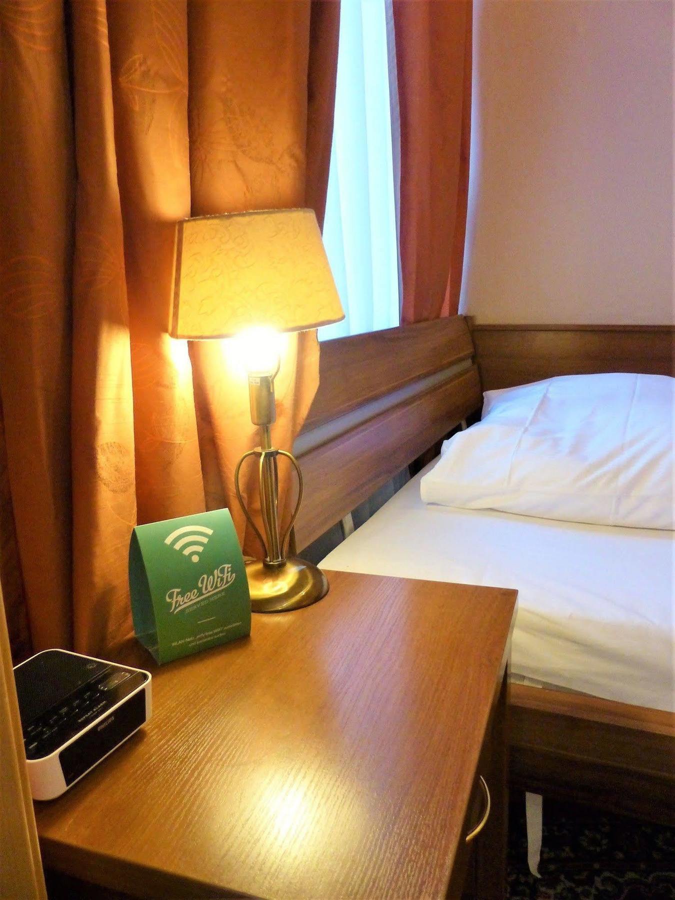 Hotel Pension Savoy Near Kurfuerstendamm Berlin Ngoại thất bức ảnh