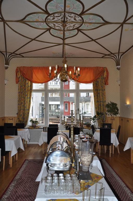 Hotel Pension Savoy Near Kurfuerstendamm Berlin Ngoại thất bức ảnh